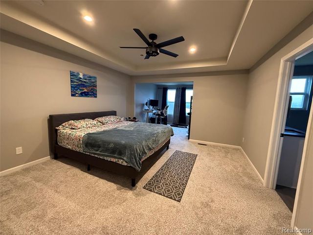 4811 Broomfield Way, Lake Orion, MI 48359