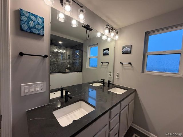 4811 Broomfield Way, Lake Orion, MI 48359