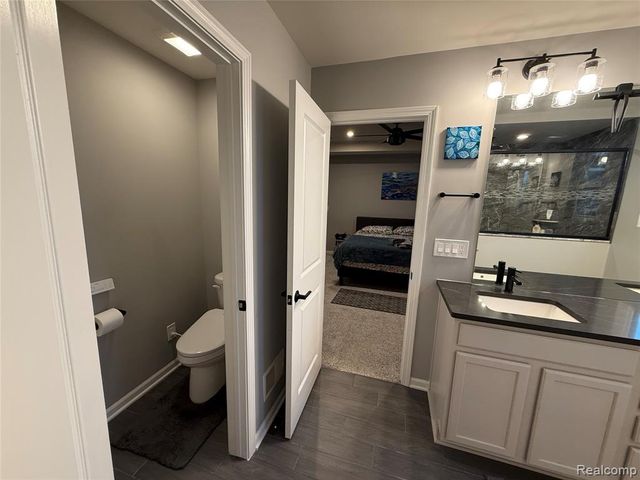 4811 Broomfield Way, Lake Orion, MI 48359