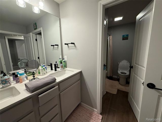 4811 Broomfield Way, Lake Orion, MI 48359