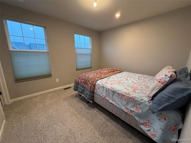 4811 Broomfield Way, Lake Orion, MI 48359