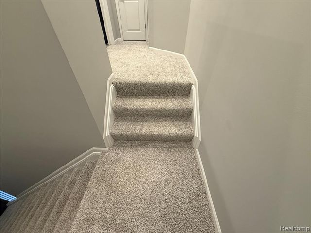 4811 Broomfield Way, Lake Orion, MI 48359