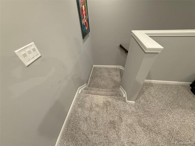 4811 Broomfield Way, Lake Orion, MI 48359