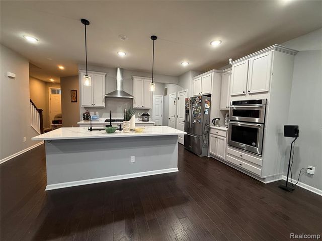 4811 Broomfield Way, Lake Orion, MI 48359