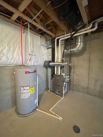 4811 Broomfield Way, Lake Orion, MI 48359