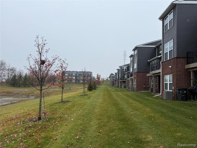 4811 Broomfield Way, Lake Orion, MI 48359