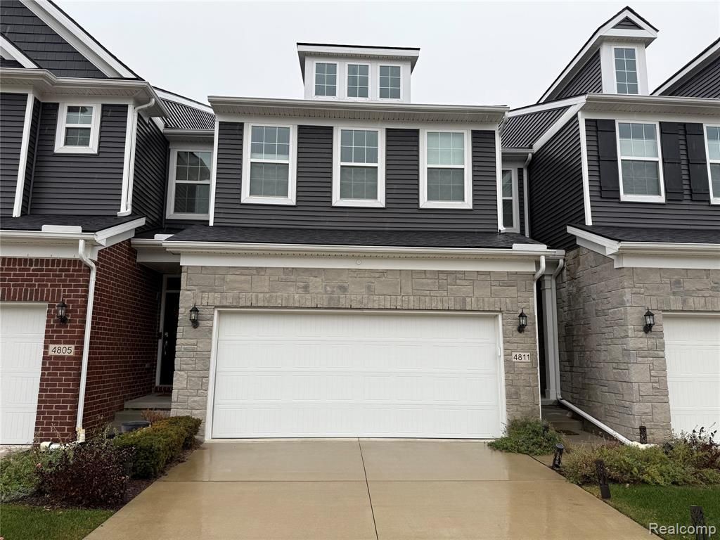4811 Broomfield Way, Lake Orion, MI 48359