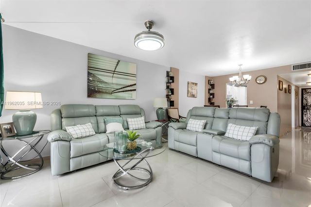 2649 NW 48th Terrace 130, Lauderdale Lakes, FL 33313