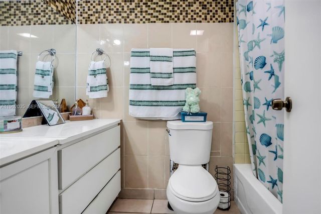 2649 NW 48th Terrace 130, Lauderdale Lakes, FL 33313