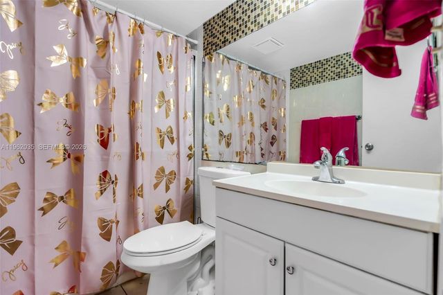 2649 NW 48th Terrace 130, Lauderdale Lakes, FL 33313