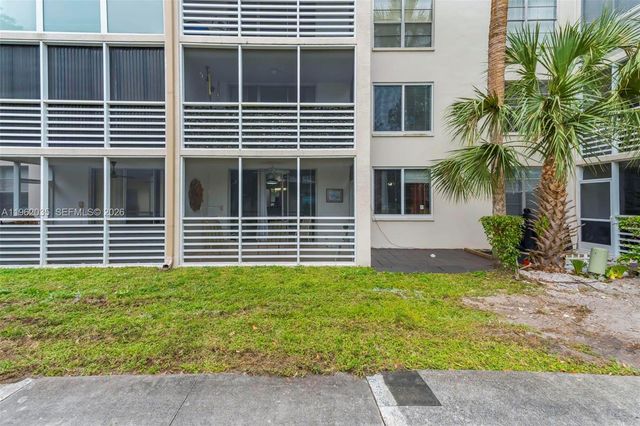 2649 NW 48th Terrace 130, Lauderdale Lakes, FL 33313