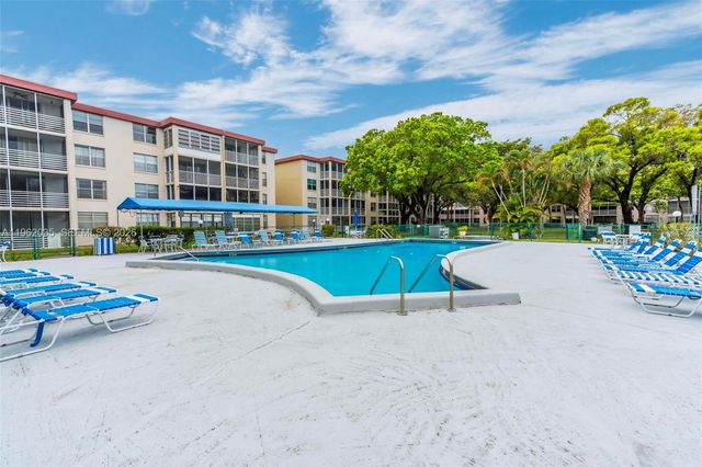 2649 NW 48th Terrace 130, Lauderdale Lakes, FL 33313