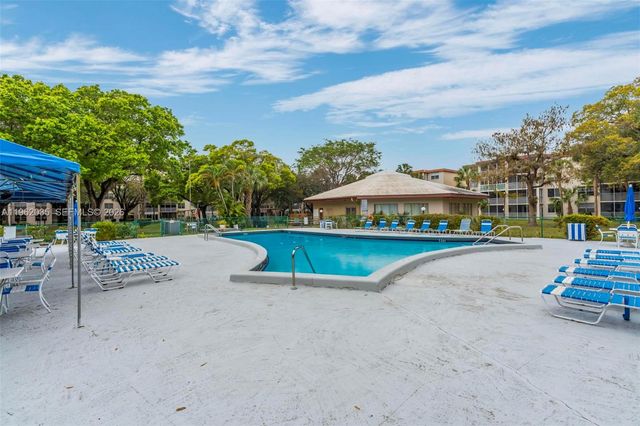 2649 NW 48th Terrace 130, Lauderdale Lakes, FL 33313