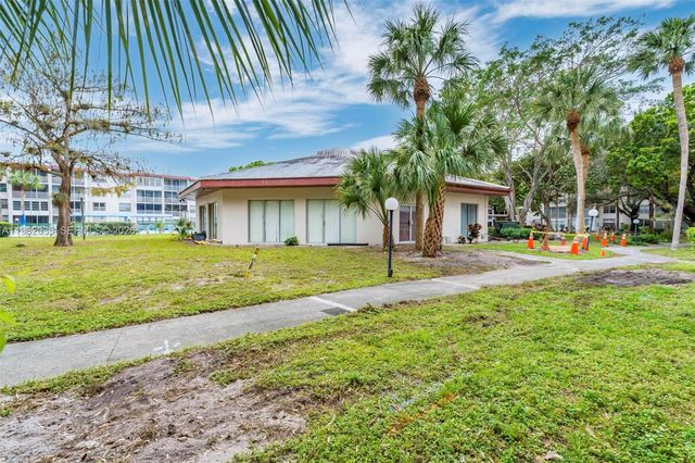 2649 NW 48th Terrace 130, Lauderdale Lakes, FL 33313