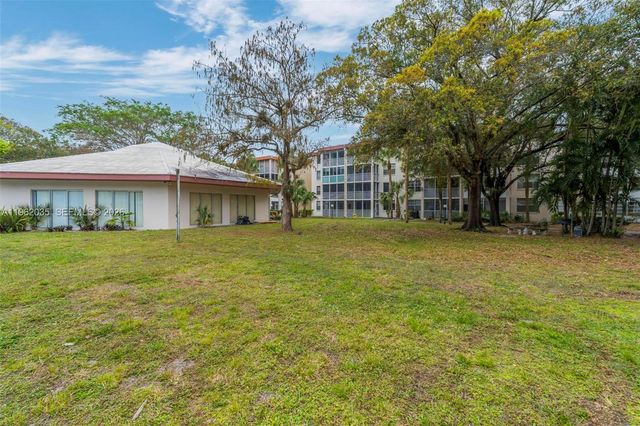 2649 NW 48th Terrace 130, Lauderdale Lakes, FL 33313