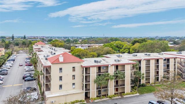 2649 NW 48th Terrace 130, Lauderdale Lakes, FL 33313