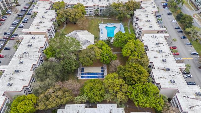 2649 NW 48th Terrace 130, Lauderdale Lakes, FL 33313