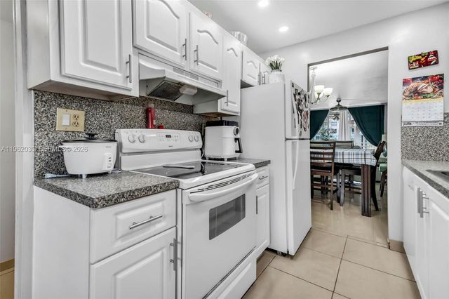 2649 NW 48th Terrace 130, Lauderdale Lakes, FL 33313