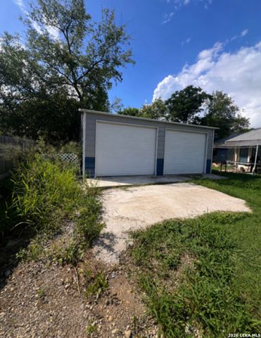 8627 STANDING ROCK ST, San Antonio, TX 78242
