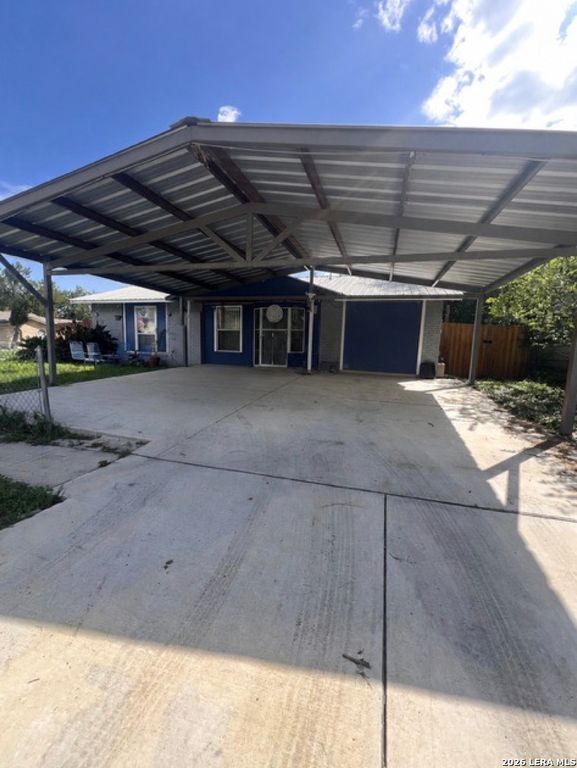 8627 STANDING ROCK ST, San Antonio, TX 78242