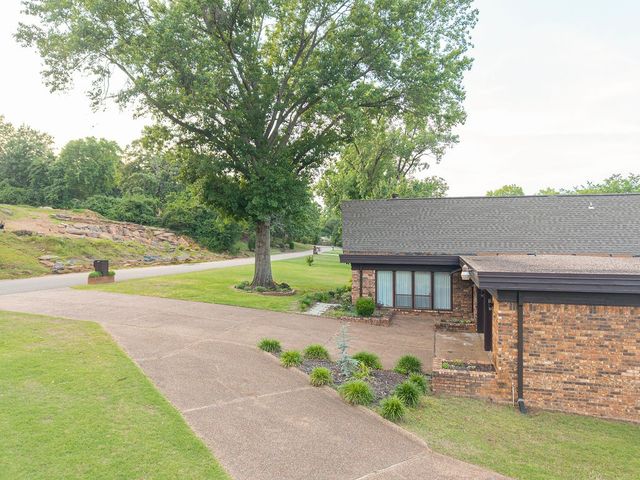 11 Riverlyn Drive, Fort Smith, AR 72903