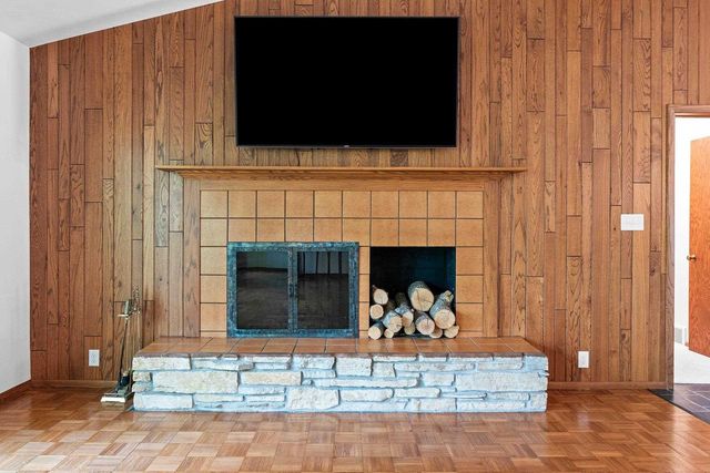 1511 N BRIARCLIFF DRIVE, Appleton, WI 54915
