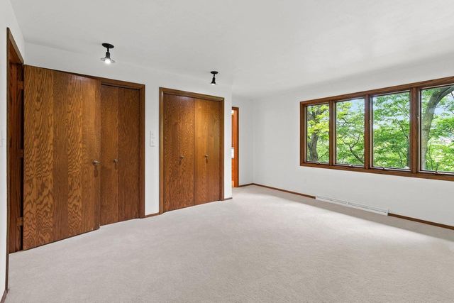 1511 N BRIARCLIFF DRIVE, Appleton, WI 54915