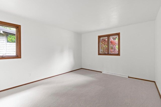 1511 N BRIARCLIFF DRIVE, Appleton, WI 54915