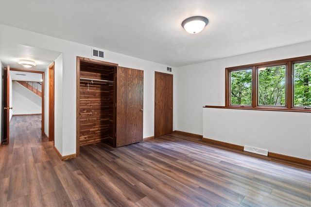 1511 N BRIARCLIFF DRIVE, Appleton, WI 54915