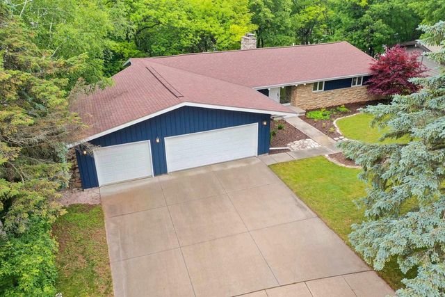 1511 N BRIARCLIFF DRIVE, Appleton, WI 54915