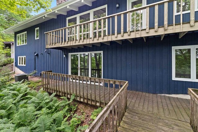 1511 N BRIARCLIFF DRIVE, Appleton, WI 54915