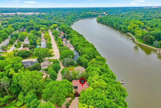 1511 N BRIARCLIFF DRIVE, Appleton, WI 54915