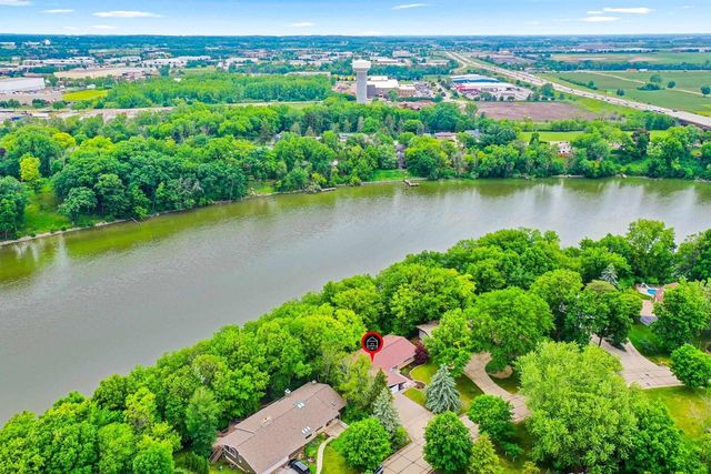 1511 N BRIARCLIFF DRIVE, Appleton, WI 54915