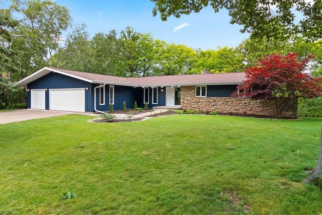1511 N BRIARCLIFF DRIVE, Appleton, WI 54915