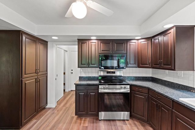 1511 N BRIARCLIFF DRIVE, Appleton, WI 54915