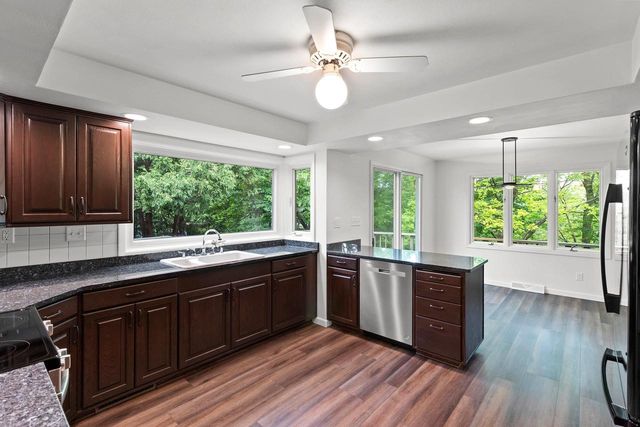 1511 N BRIARCLIFF DRIVE, Appleton, WI 54915