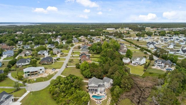 121 Fawn Creek Court, Cedar Point, NC 28584