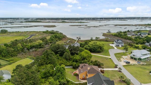121 Fawn Creek Court, Cedar Point, NC 28584