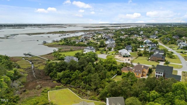 121 Fawn Creek Court, Cedar Point, NC 28584