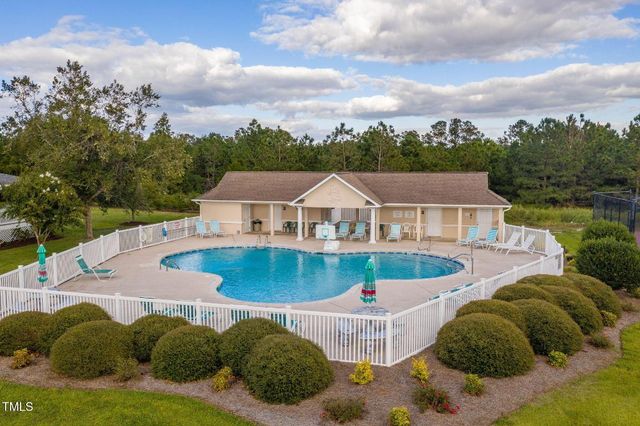 121 Fawn Creek Court, Cedar Point, NC 28584