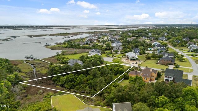 121 Fawn Creek Court, Cedar Point, NC 28584