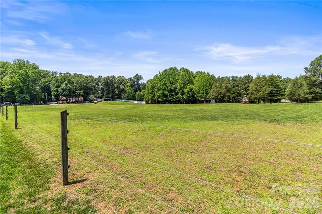 384 Rankin Hill Road, Troutman, NC 28166