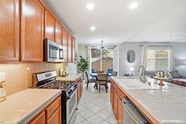 5200 Archery Court, Fontana, CA 92336