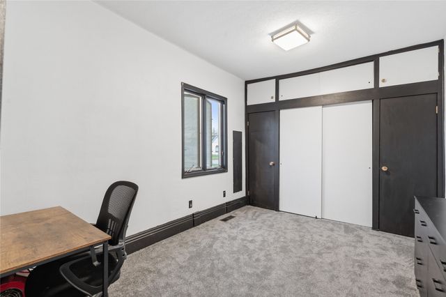 602 W Robinson Street, Knoxville, IA 50138