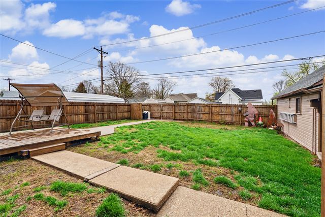 602 W Robinson Street, Knoxville, IA 50138