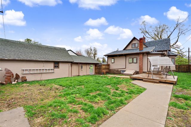 602 W Robinson Street, Knoxville, IA 50138