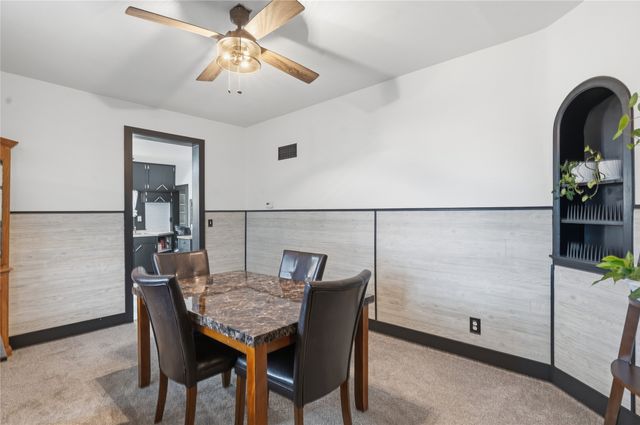 602 W Robinson Street, Knoxville, IA 50138