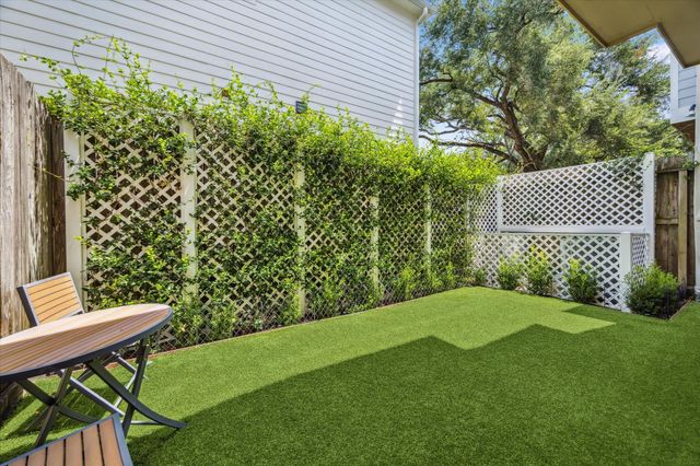 1442 Lawrence Street, Houston, TX 77008