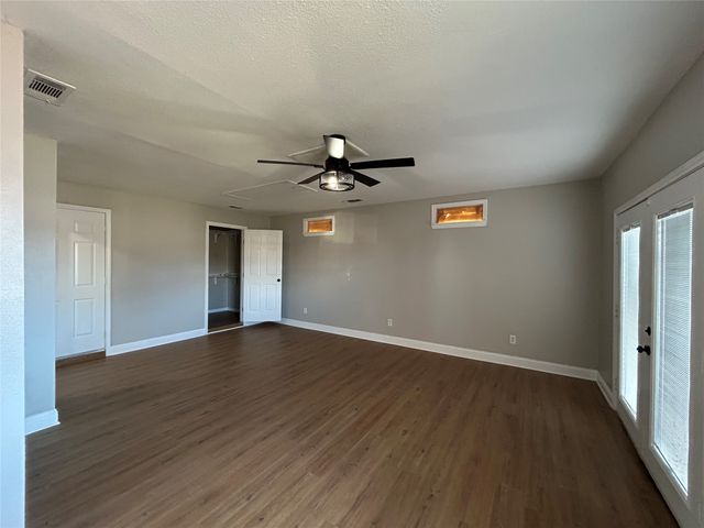 5929 Gayle Drive, Watauga, TX 76148