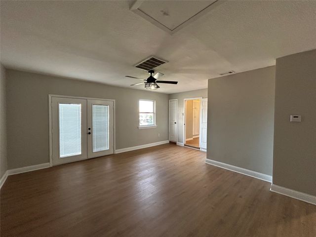 5929 Gayle Drive, Watauga, TX 76148